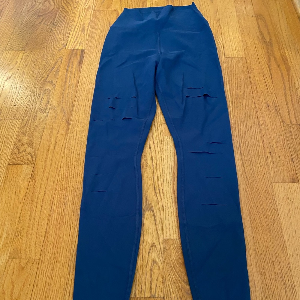 Alo High-Waist Ripped Warrior Legging  size xs